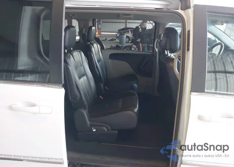 2016 Chrysler Town & Country Touring from USA, damaged, VIN 2C4RC1BG4GR296638